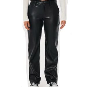 Hollister Ultra High Rise Dad Pant Black Leather (only worn once)